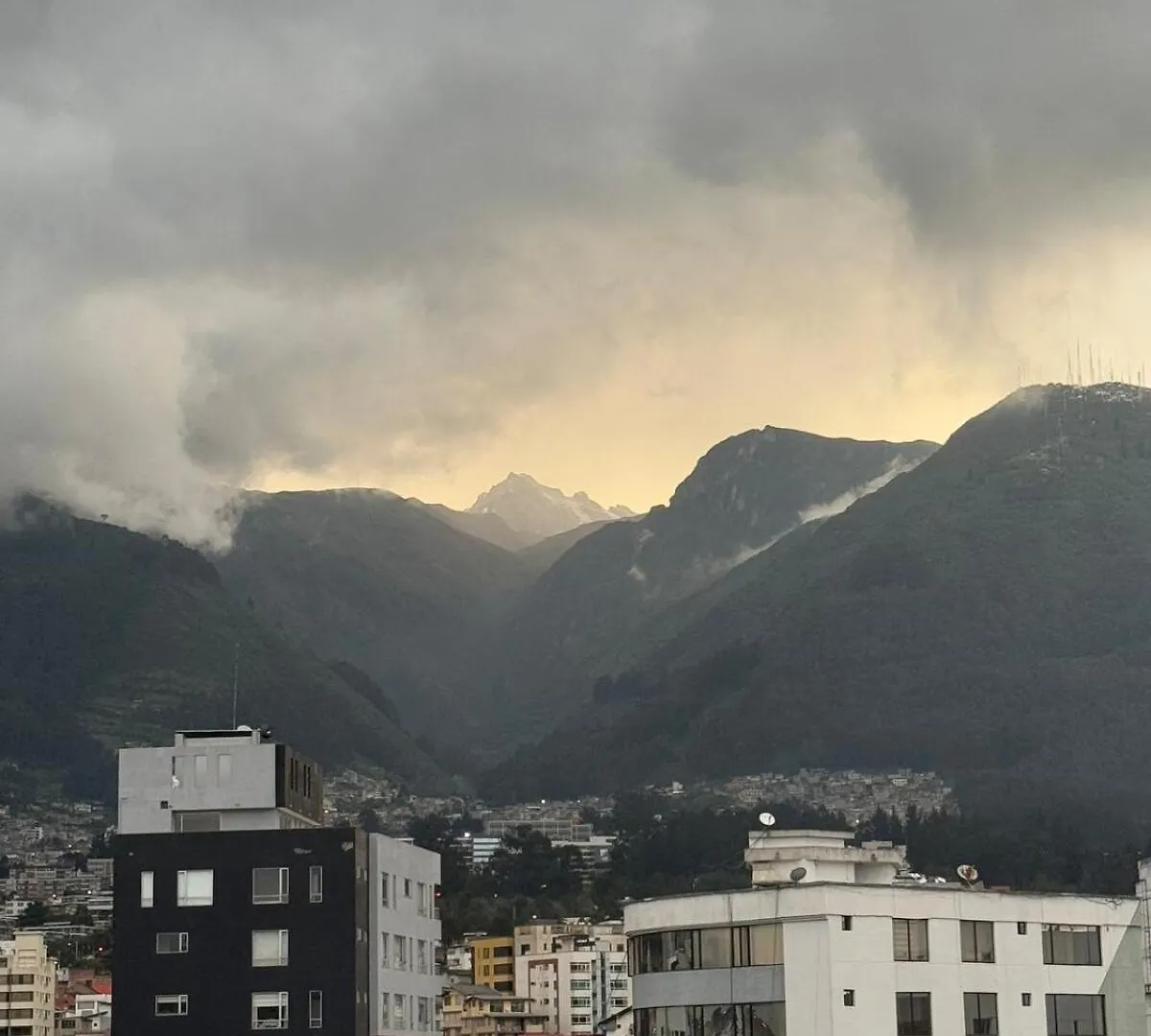 Peaceful Apartment With Gorgeous View And Wifi Quito 0*,