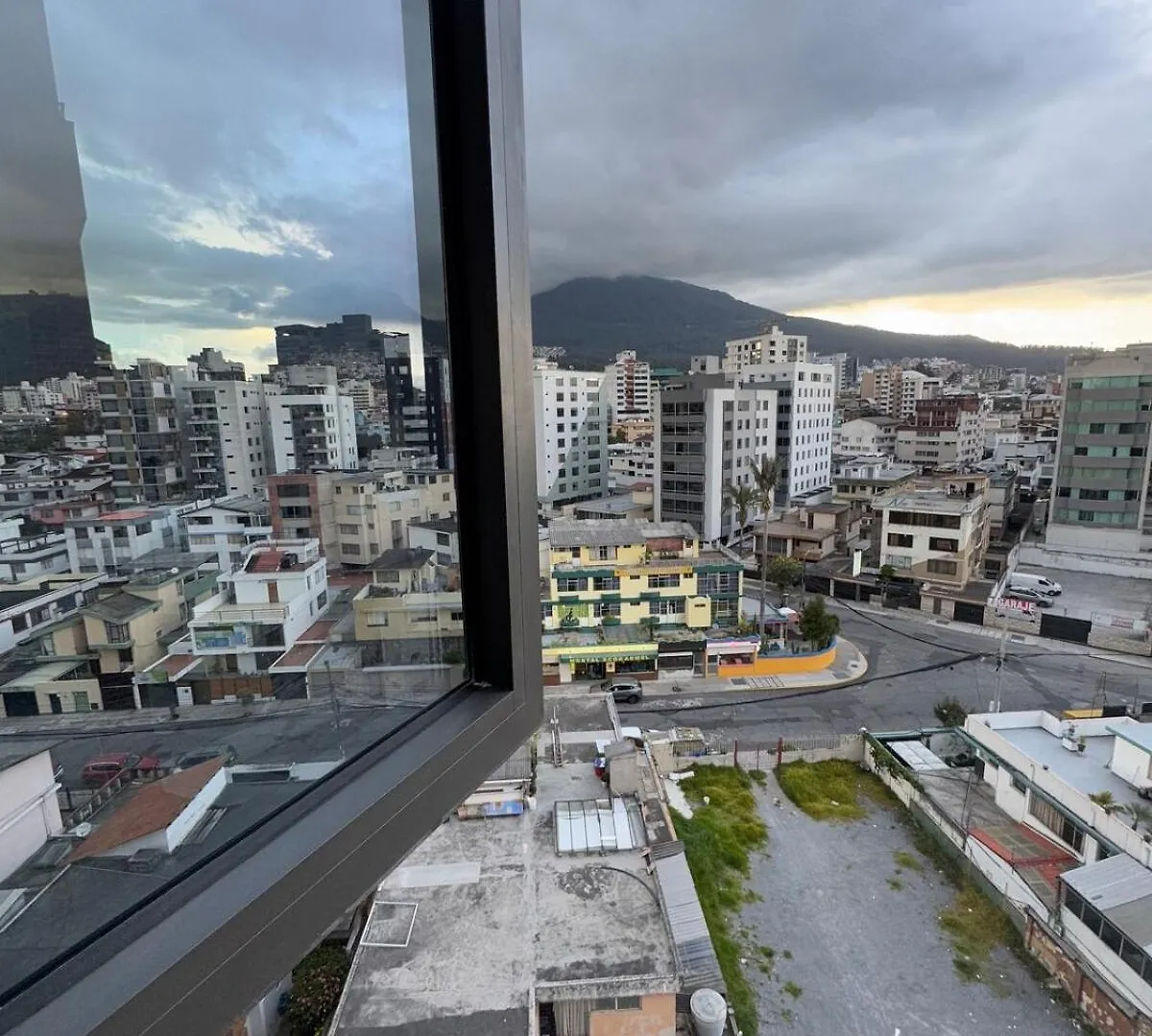 Peaceful Apartment With Gorgeous View And Wifi Quito