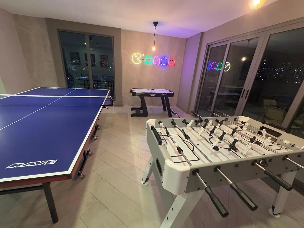 Peaceful Apartment With Gorgeous View And Wifi Quito